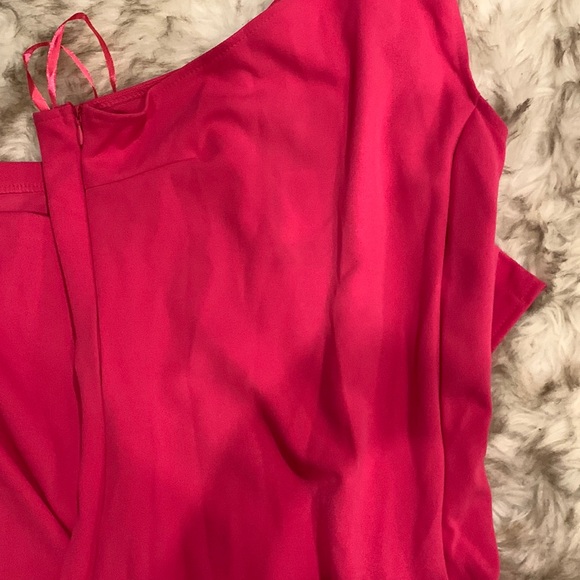 Has slot - Picture 1 of 4